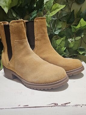 Cole Haan Camea waterproof Chelsea bootie, Size 8, Amber suede